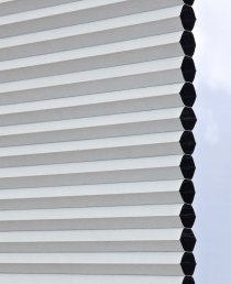 plissegardin-hissgardin-stockholm-hissgardiner-honeycomb-duette-persienner-hägersten